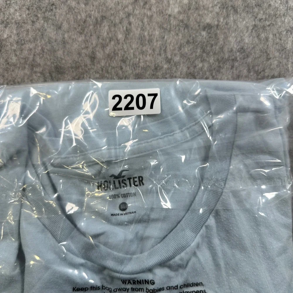 Hollister T Shirt Mens XL Light‎ Blue Solid Crew Neck Short Sleeve Cotton Logo